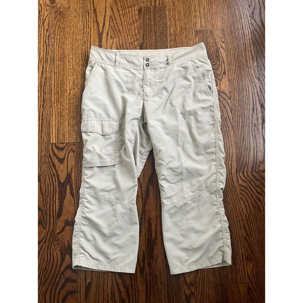 Columbia PFG Omni-Shade Capri Cargo Pants in Beige Nylon Fabric - Size 8 - 21" L